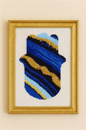 Photograph of product.